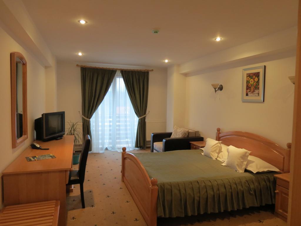 Vila Piano Buşteni Екстериор снимка